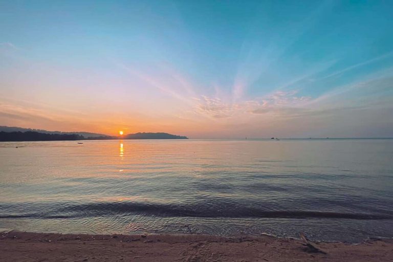 How to Quit Your 9-to-5 Job and Become a Digital Nomad After 50