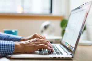 Freelancing vs. Remote Job: What’s Better After 50?